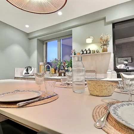 Les Celestins - With An Amazing View Apartmán